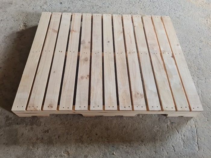 pallet gỗ thông