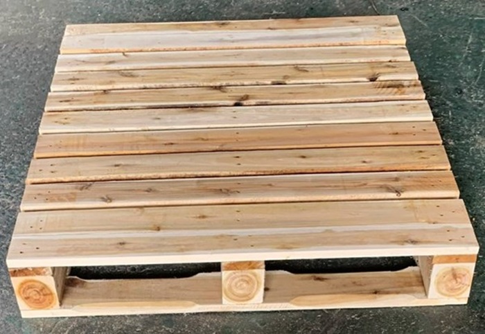 pallet gỗ thông
